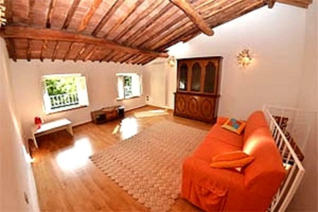 Villa Tiglio Sant'Andrea di Compito Guest house